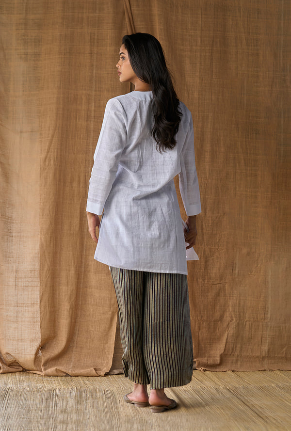 Front Pleat V Neck Kurta